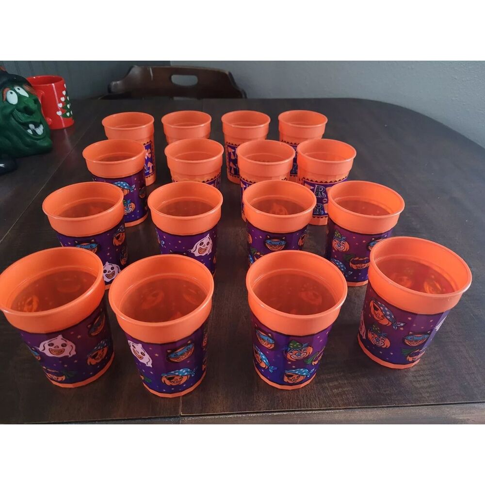 Berry Plastics Vintage 2004 Halloween Plastic Party Cups Set of 16